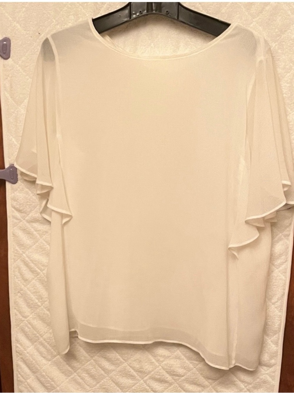 Uniqlo Ivory Chiffon Flutter Sleeve Blouse
